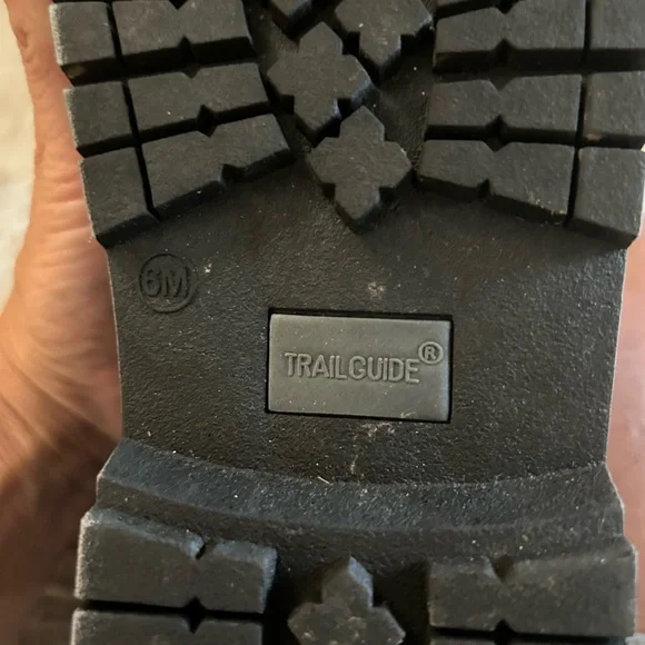 Boys, black waterproof trail guide size 6 boots - Picture 5 of 6